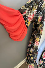 Load image into Gallery viewer, Floral Print Kimono
