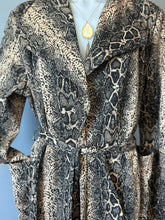 Load image into Gallery viewer, Snake Print Jacket
